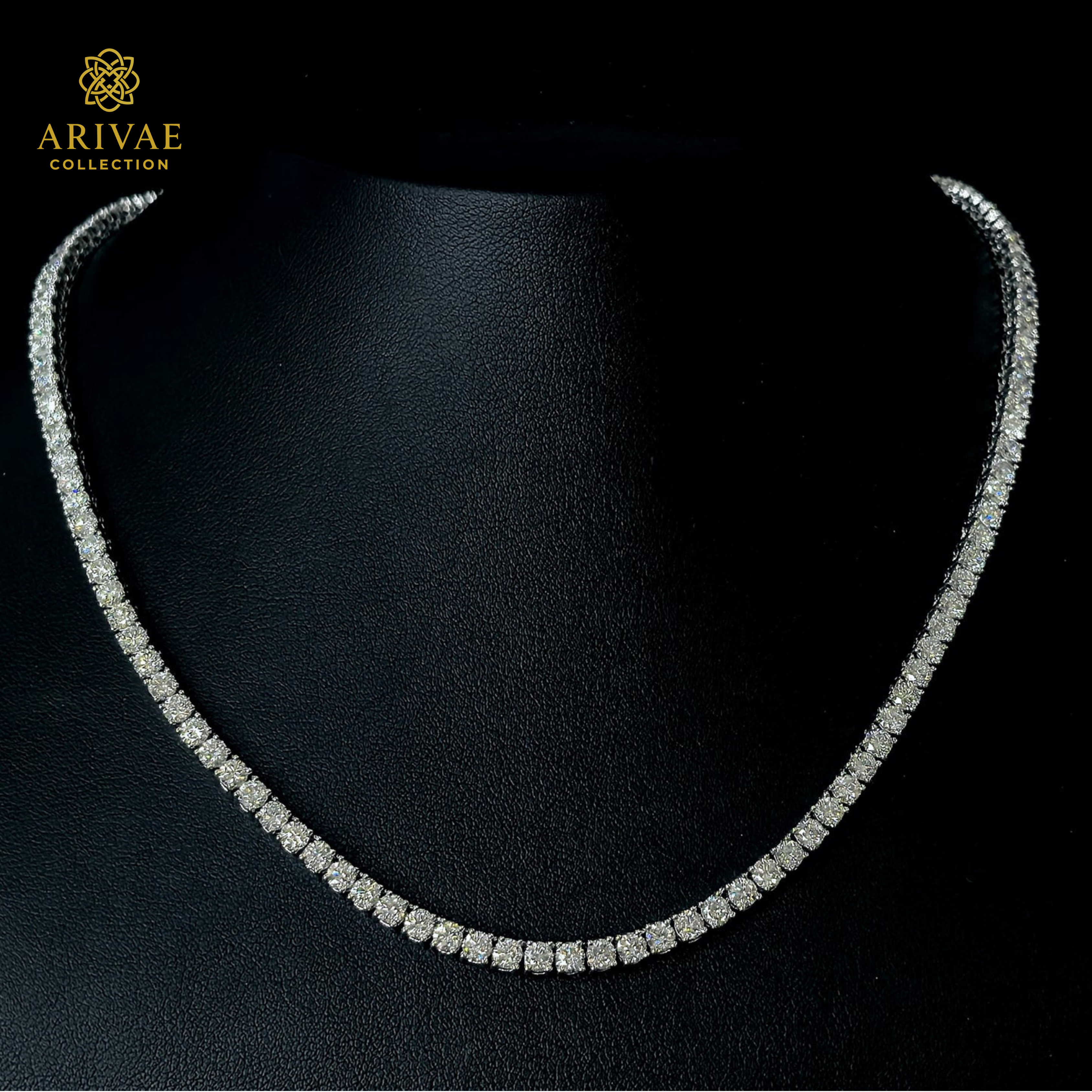 Arivae Round Brilliant Diamond Necklace